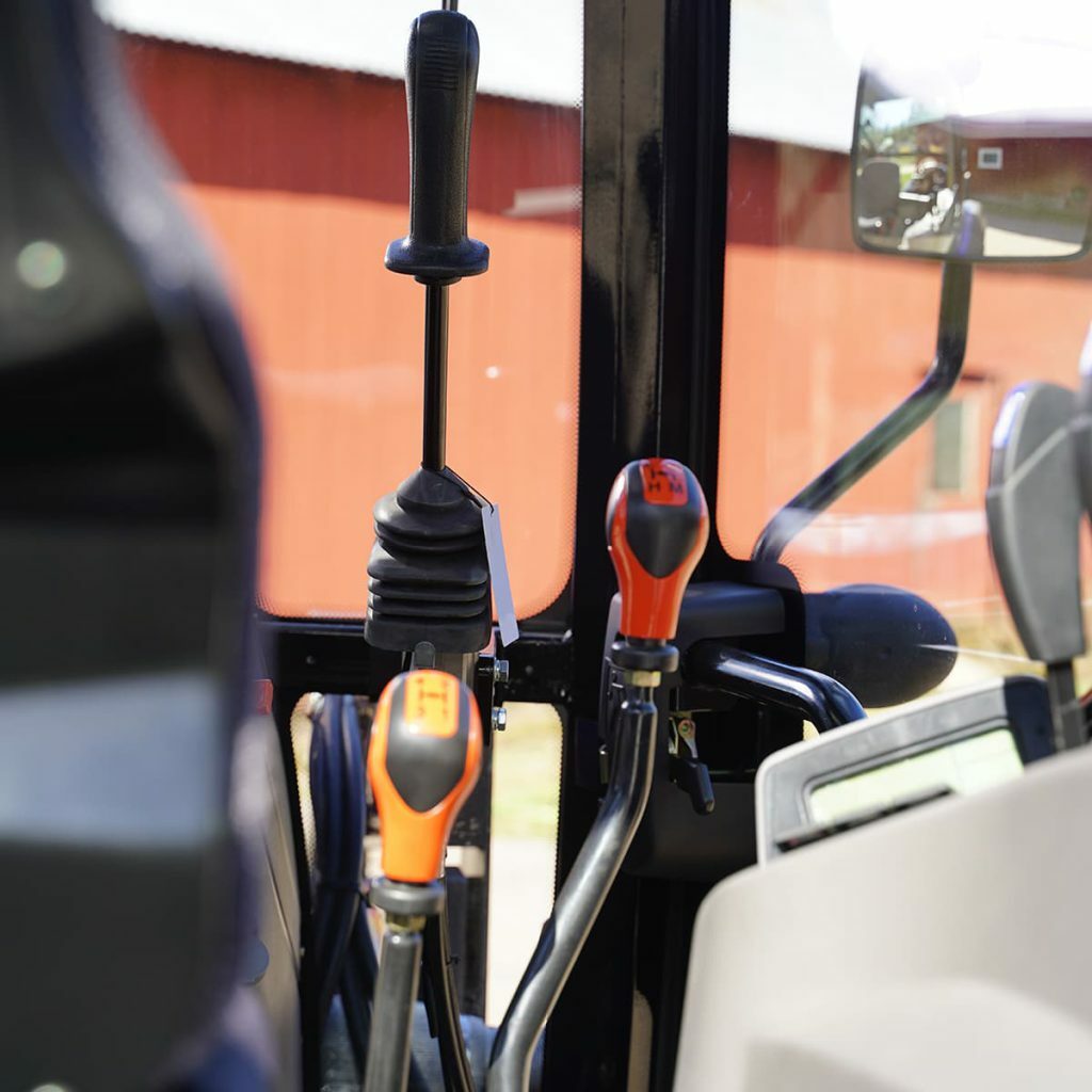 Lovol 50 hk 4wd med frontlastare växelspakar