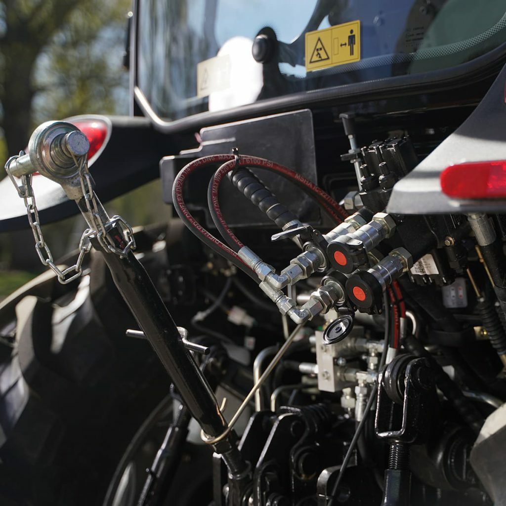 Lovol 75 hk 4wd med frontlastare fästen för släp