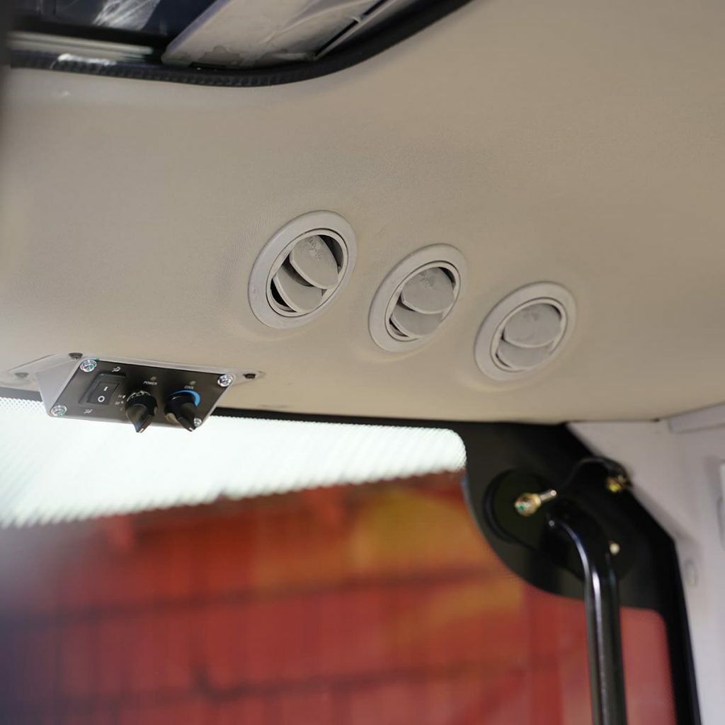 Lovol 75 hk 4wd med frontlastare luftcirkulation