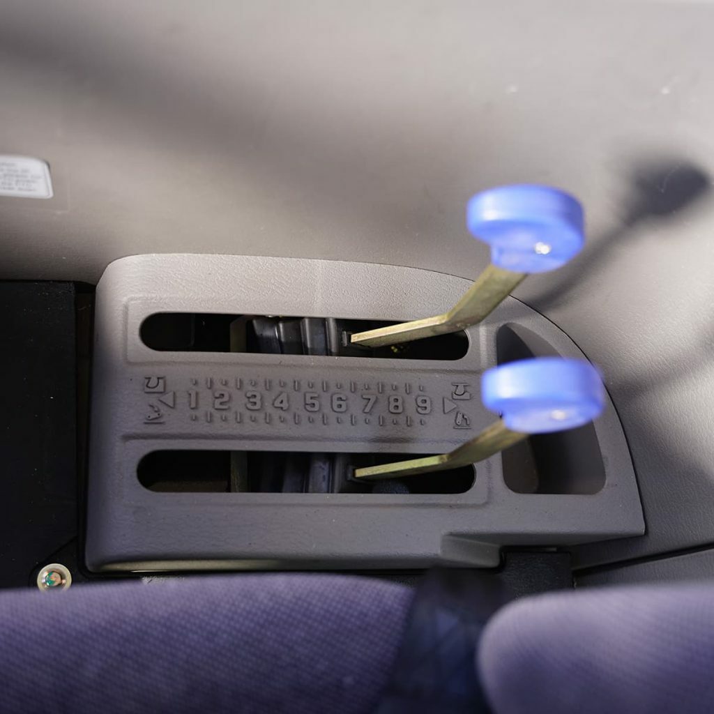 Lovol 75 hk 4wd med frontlastare spakar