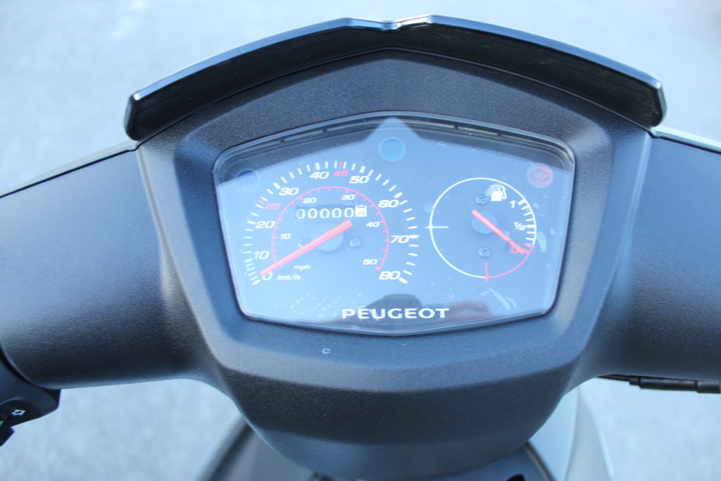 Peugeot Kisbee 4-takt displayen