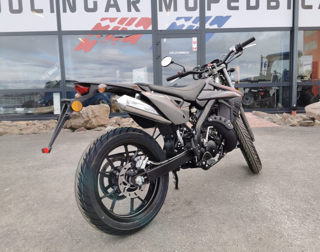 Moped Reiju MRT bakifrån