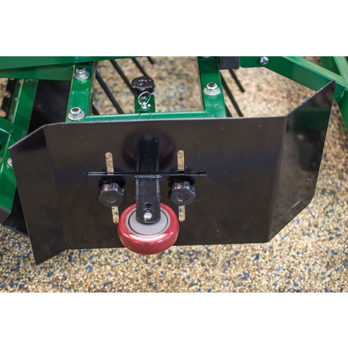 Ridbaneharv 1,5 m kör runt på ridbanan närbild hjul