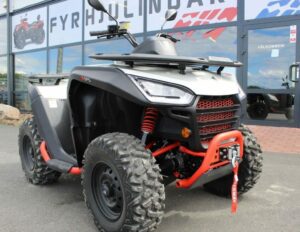 Fyrhjuling Segway Snarler 600GS Standard EPS snett framifrån