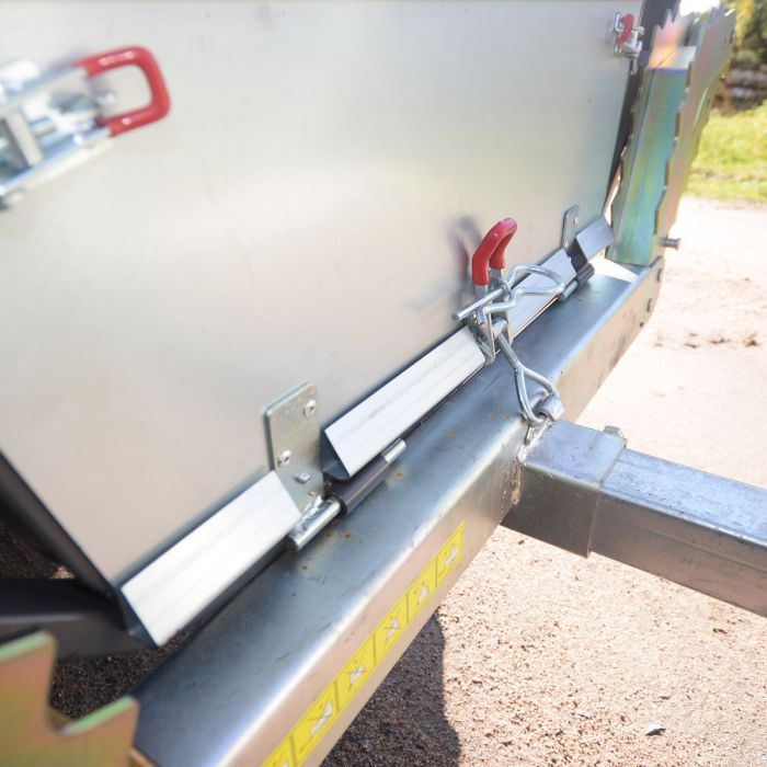 Tippvagn till ATV med både tippflak och stöttor lås