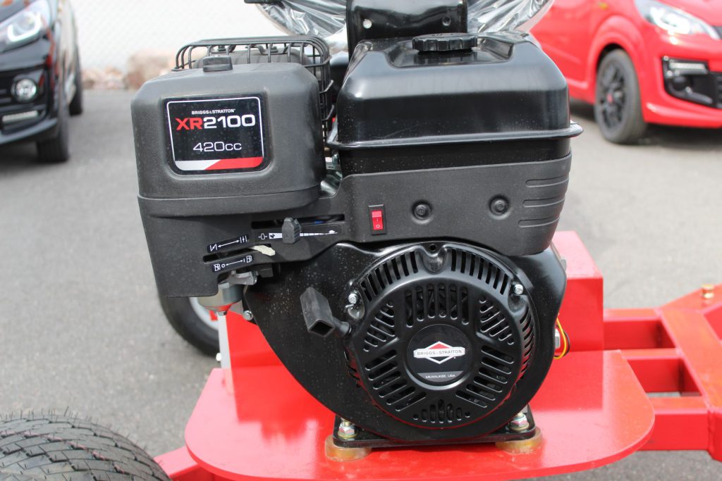 Bronco Grävaggregat 360 grader närbild