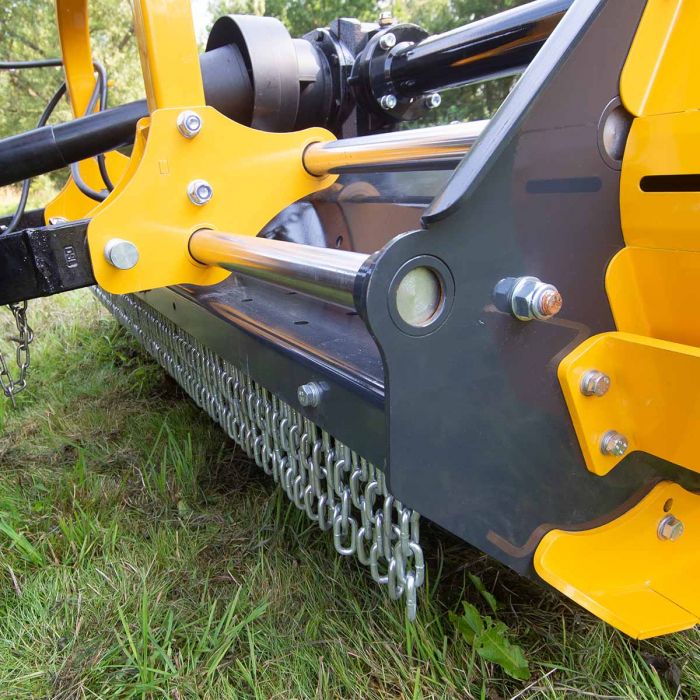 Köp vertikalklippare från Kellfri med 1,45m arbetsbredd hos Bergby motorcenter