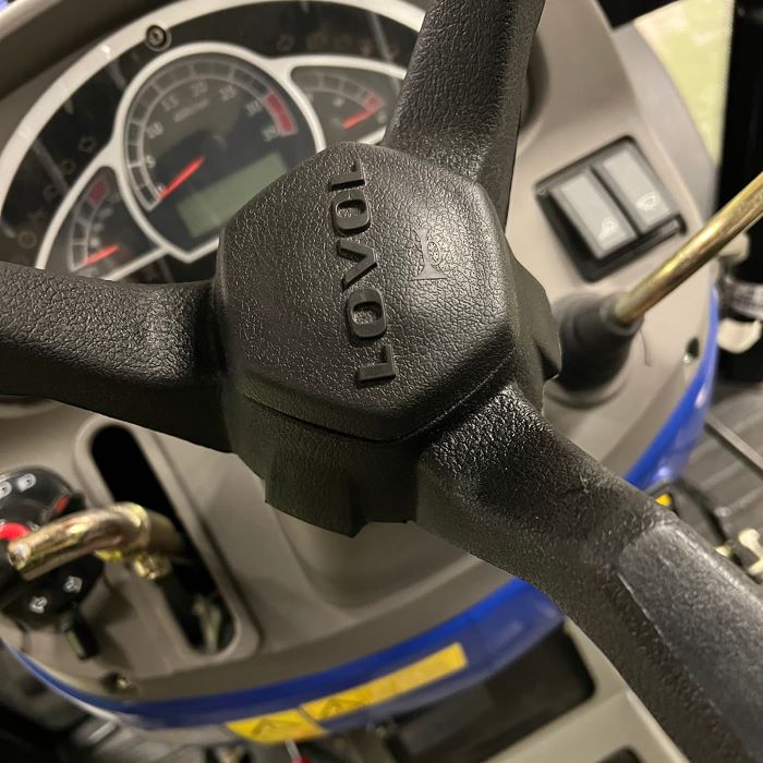 Styr frontlastaren på Lovols nya 25hk traktor med enspaksreglage