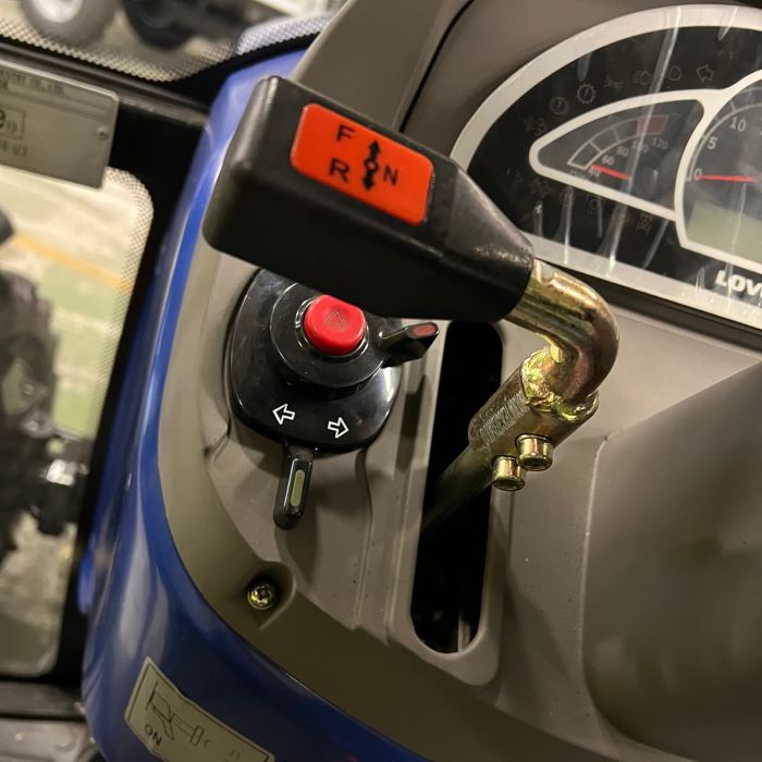 25 hk gårdstraktor med frontlastare