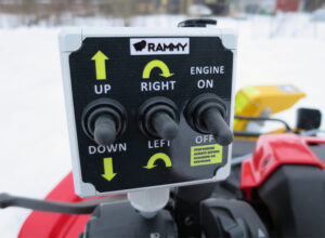 Kontrollpanel på Rammy snöslunga ATV, 140 cm