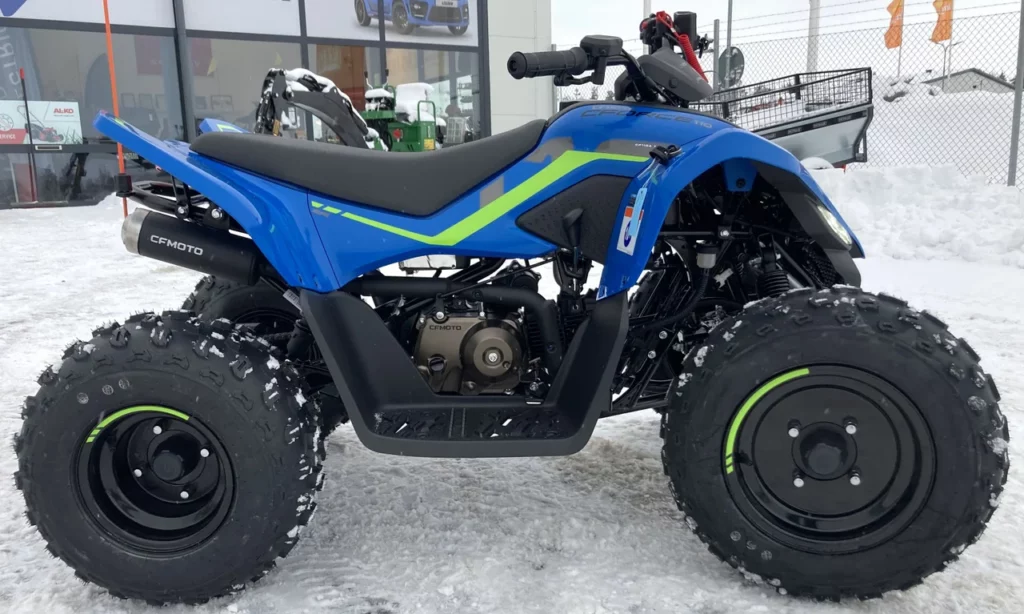 CFMOTO CFORCE 110 EFI barnfyrhjuling i blått