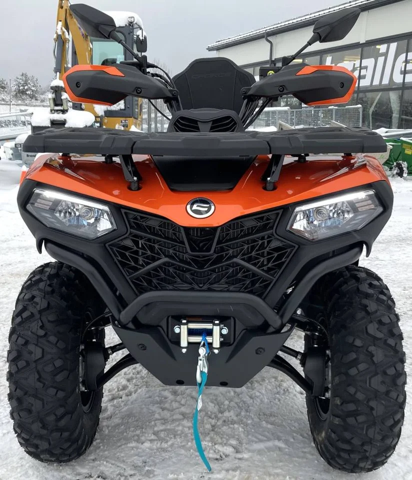 cfmoto cforce 520 long fyrhjuling framifrån